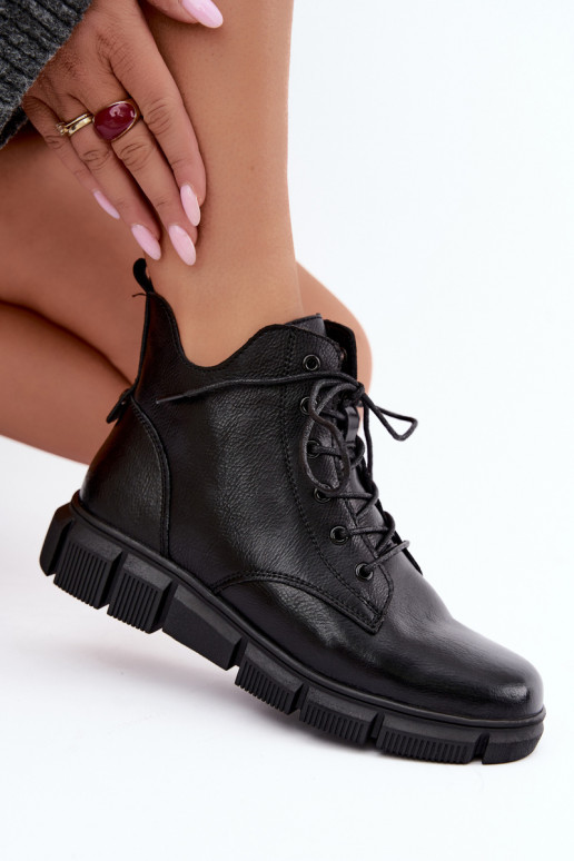 Insulated ankle boots made of faux leather black color Girelisse