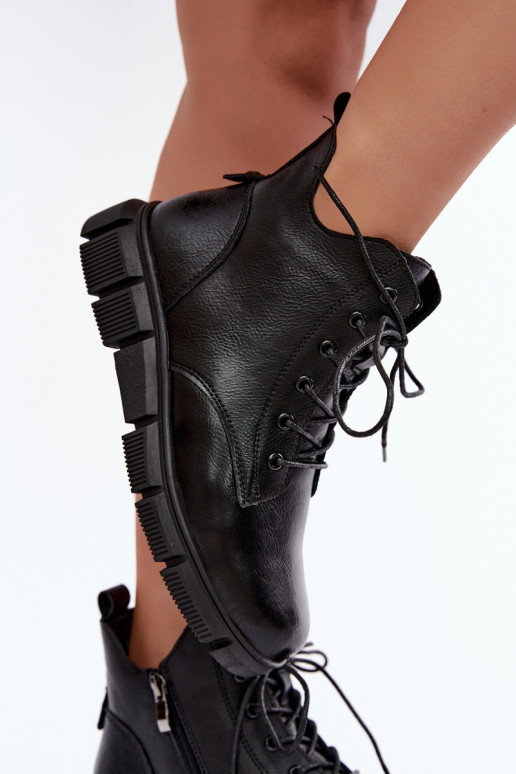 Insulated ankle boots made of faux leather black color Girelisse