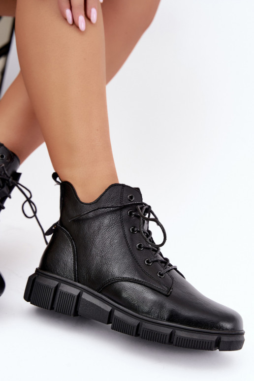 Insulated ankle boots made of faux leather black color Girelisse