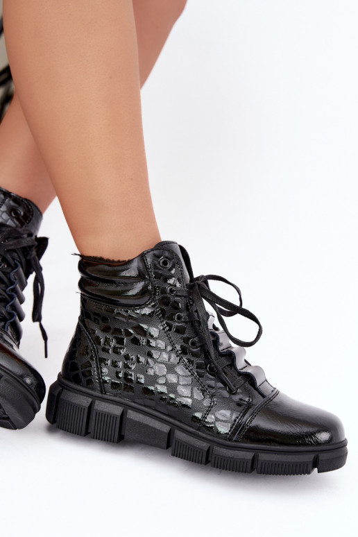 Faux leather insulated women's ankle boots with patent effect black color Canelia