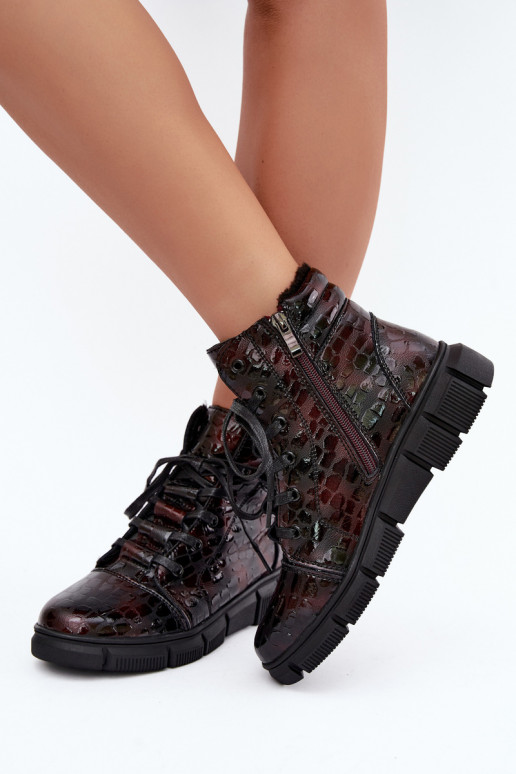 Faux leather insulated women's ankle boots with patent effect burgundy color Canelia
