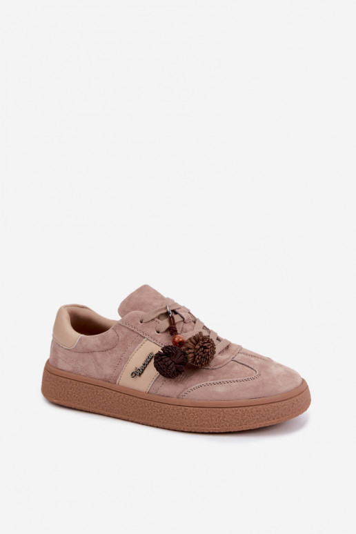 Sneakers z sztucznej zamszowej skóry z puszystymi pomponami Vinceza 79682 piaskowe