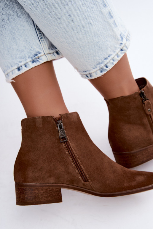 Leather suede low-heeled shoes Vinceza 133136 in brown color