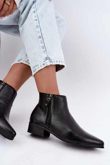 Leather ankle boots with low heel Vinceza 133136 in black color