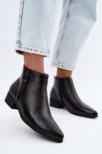 Leather ankle boots with low heel Vinceza 133136 in black color 2