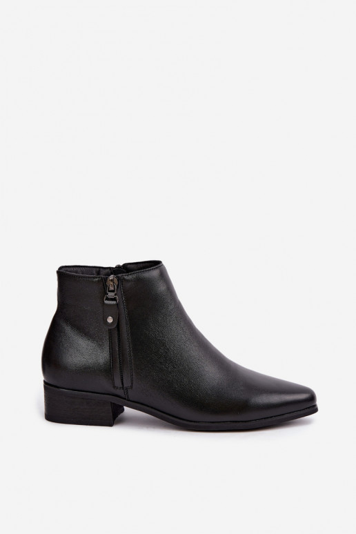 Leather ankle boots with low heel Vinceza 133136 in black color