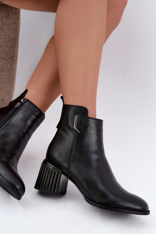 Leather ankle boots with heels insulated D&A CR62-3442 in black color