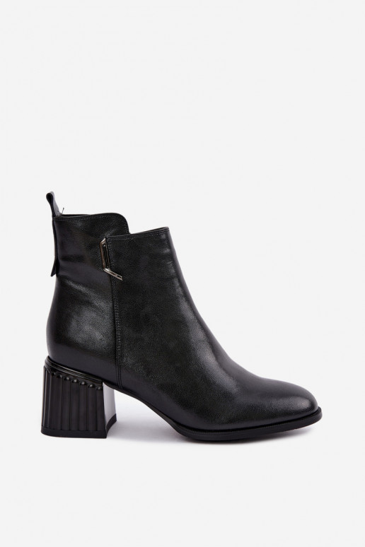 Leather ankle boots with heels insulated D&A CR62-3442 in black color