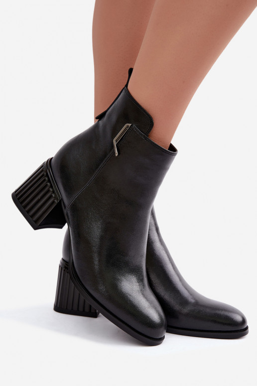Leather ankle boots with heels insulated D&A CR62-3442 in black color