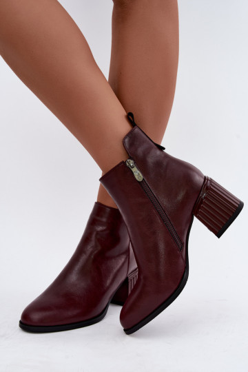 Kozhennye botinki s kablukami teplye D&A CR62-3442 v bordovom tsvete