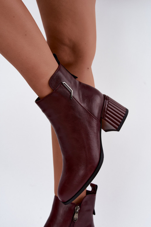 Leather ankle boots with heels insulated D&A CR62-3442 in burgundy color