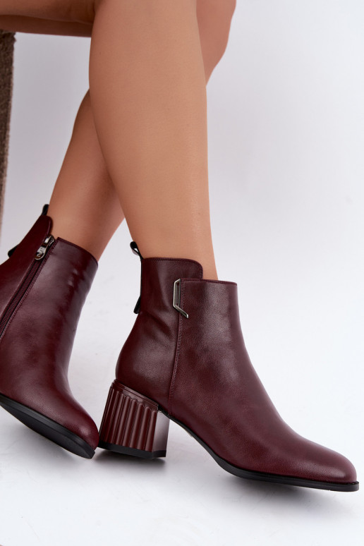 Leather ankle boots with heels insulated D&A CR62-3442 in burgundy color