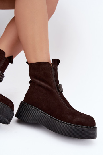Ankle boots made of faux suede with platform insulated D&A CR62-3448 in chocolate color