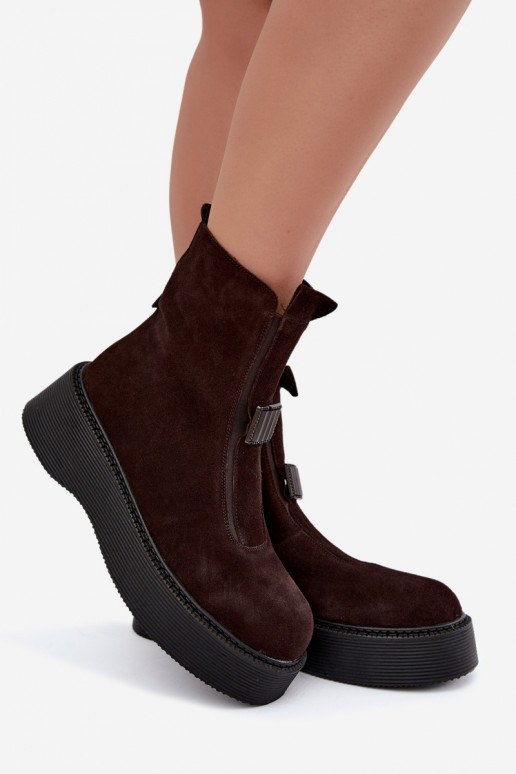 Ankle boots made of faux suede with platform insulated D&A CR62-3448 in chocolate color