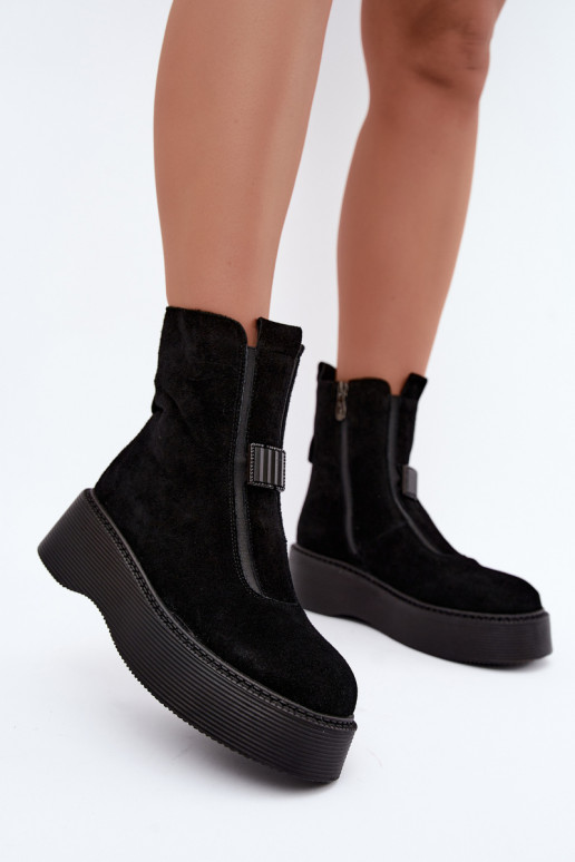 Ankle boots made of faux suede with platform insulated D&A CR62-3448 in black color
