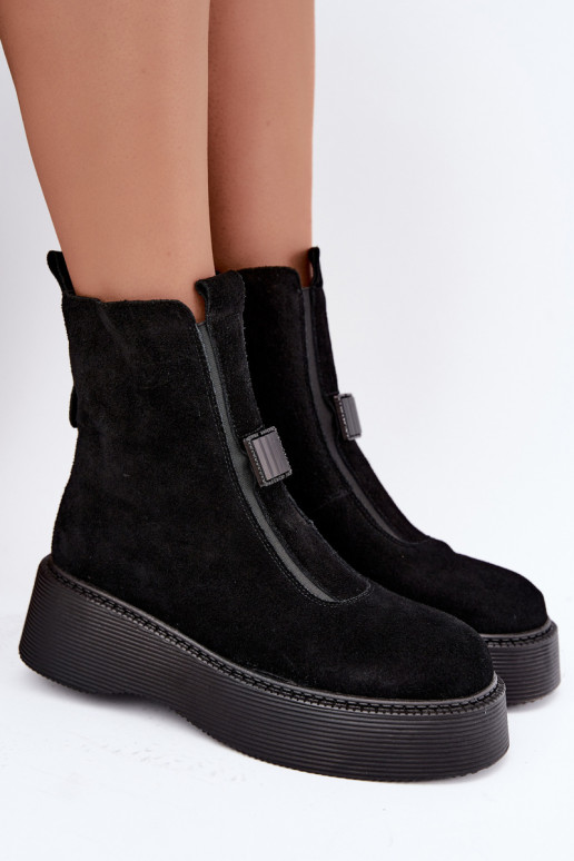 Ankle boots made of faux suede with platform insulated D&A CR62-3448 in black color