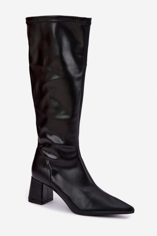 knee-high boots with heels and pointed toes made of faux leather in black Amora