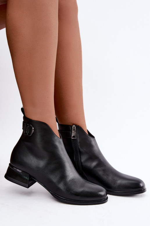 Insulated ankle boots with decorative straps in black Vinceza 58692