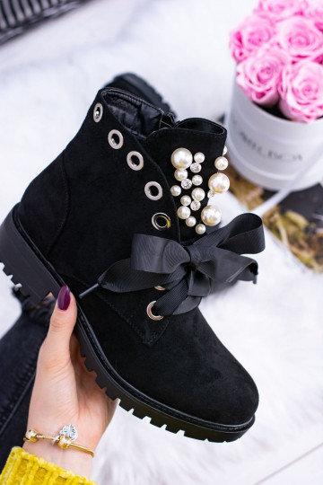 Warm ankle boots with faux pearls and ribbon in black Perla 2