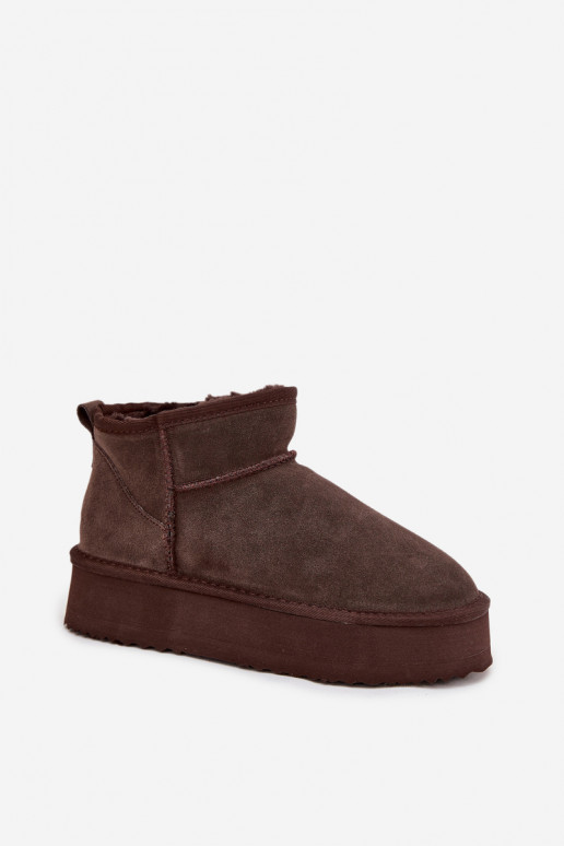Women's snow boots made of faux suede with platform Vinceza 97962 in chocolate color