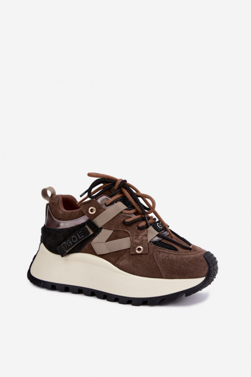 Brązowe sneakersy z sztucznego zamszu z platformą GOE UU2N4001