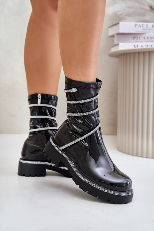 Patent ankle boots with decoration in black Kikizelle