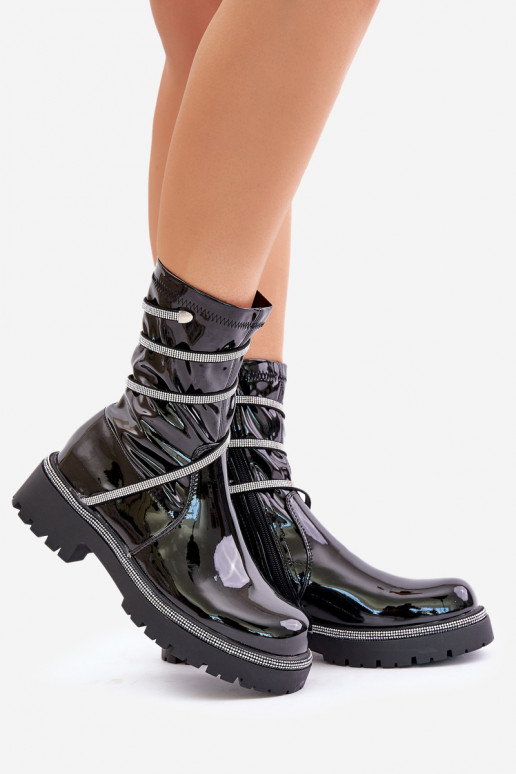 Patent ankle boots with decoration in black Kikizelle