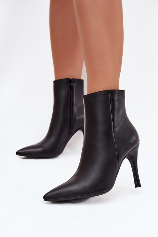 Insulated women's ankle boots with thin heels, faux leather, in black Nolisse