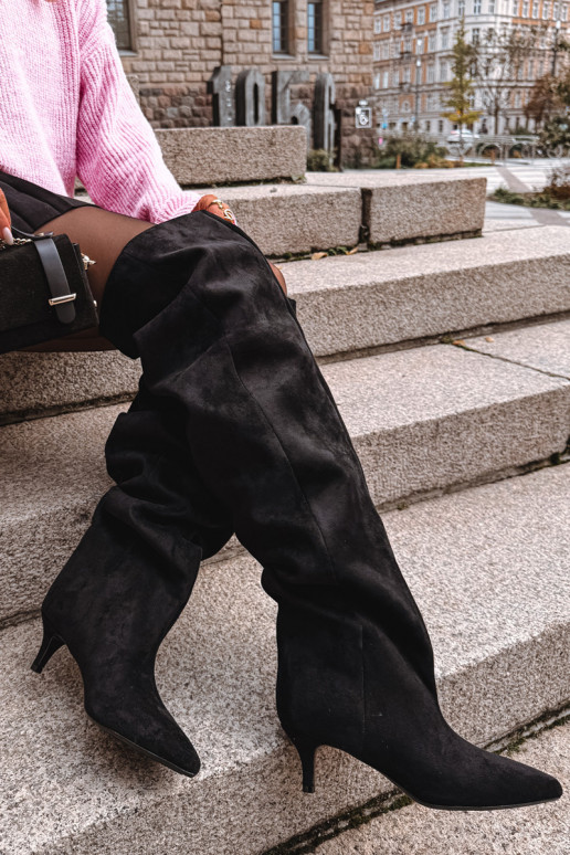 Slip-on women's over-the-knee boots with thin heels in black Ysolienne