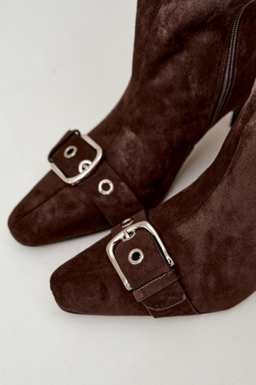 faux fur knee-high boots with thin heels and buckles in brown color Finessia