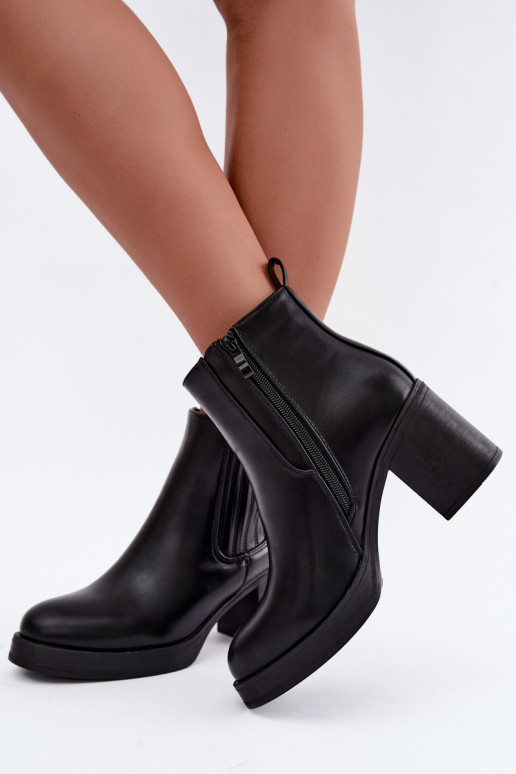 Gisandra warm ankle boots in black
