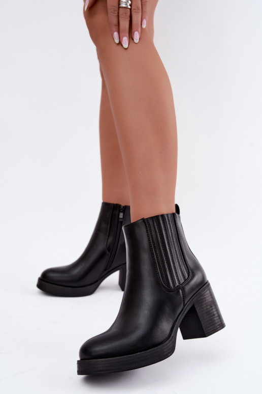 Gisandra warm ankle boots in black