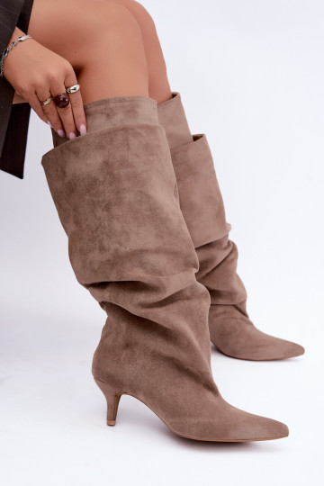 Warm knee-high boots with ruffles and heels in sand color Oriellea