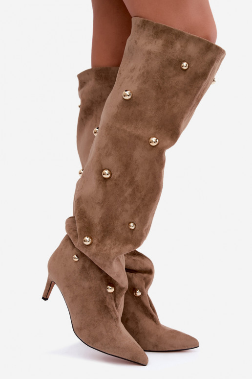 Slip-on knee-high boots with thin heels and ornate details in sand color Beladine