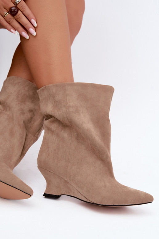 Slip-on ankle boots with platform in sand color Coralise