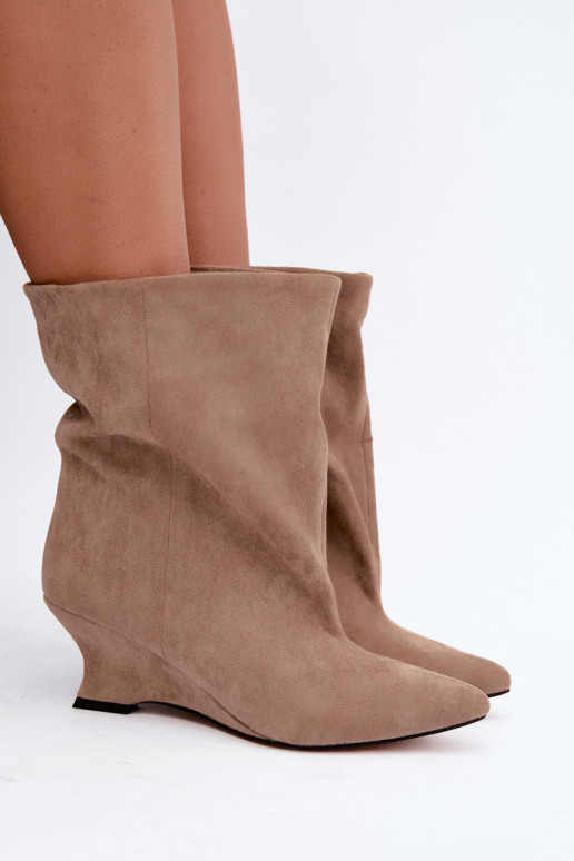 Slip-on ankle boots with platform in sand color Coralise