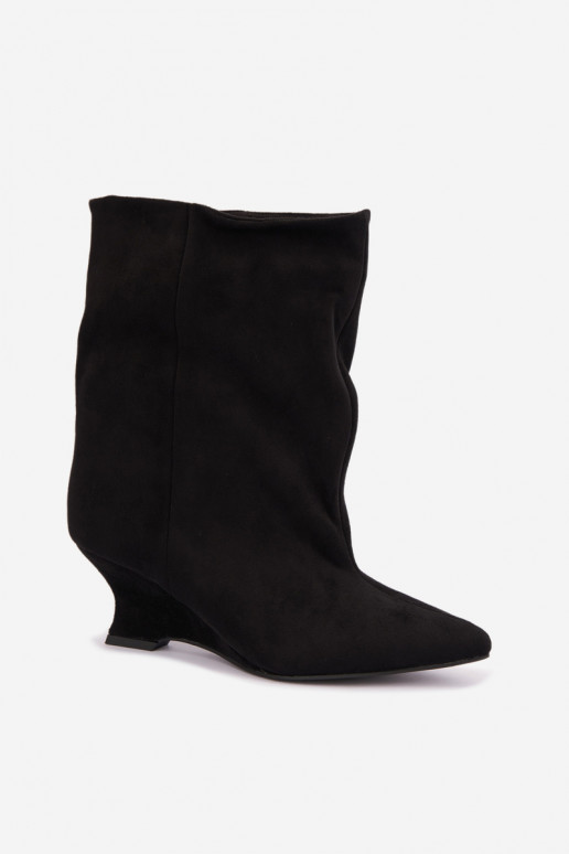 Slip-on ankle boots with platform in black color Coralise