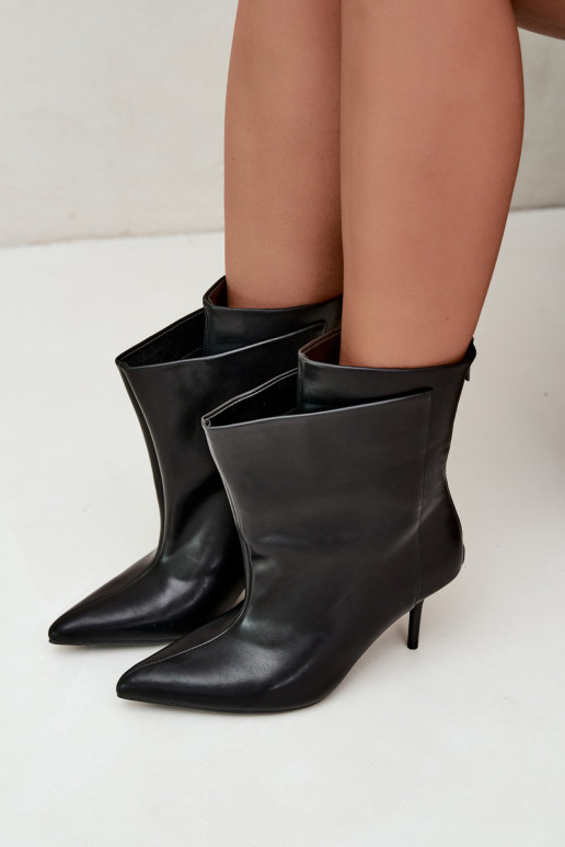 Insulated Damarielle ankle boots with thin heels in black