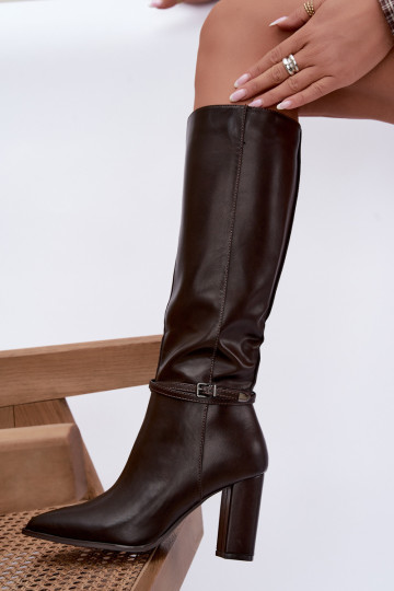 Insulated knee-high boots with heels and straps in chocolate color Abriselle 2