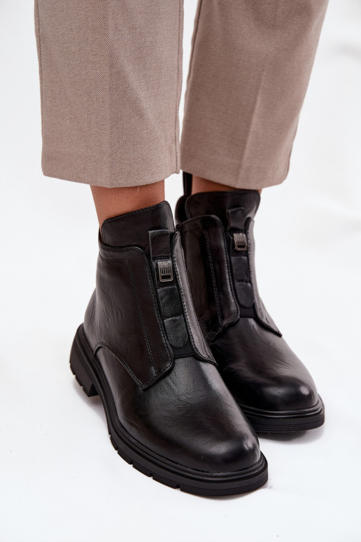 Warm women's ankle boots with decorative details black Roselle
