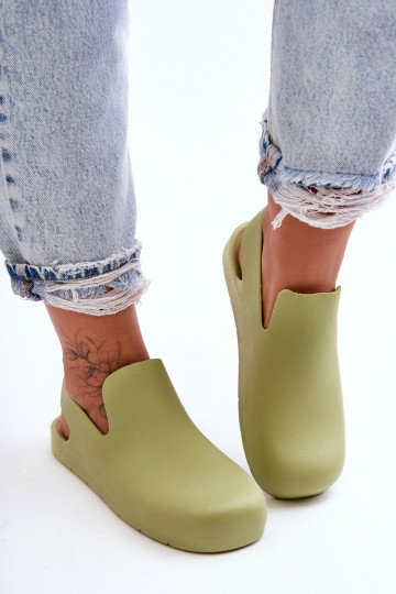 Green rubber slippers Meriko 2