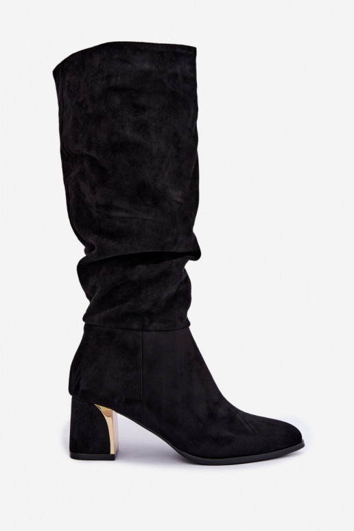 Warm wrinkled knee-high boots with heels in black Ivenna