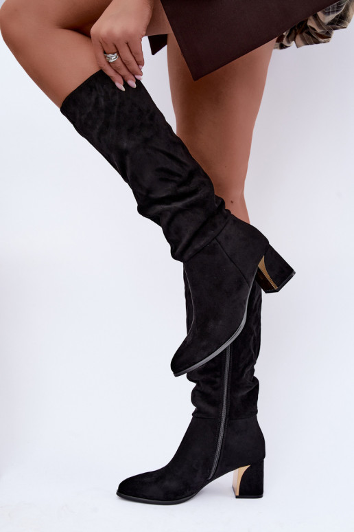 Warm wrinkled knee-high boots with heels in black Ivenna