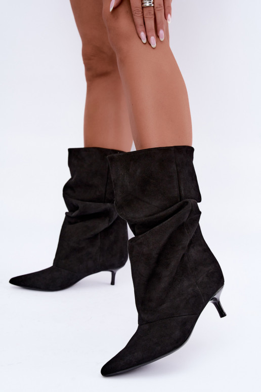 Wsuwane botki Slouchy z obcasami w czarnym kolorze Falisette