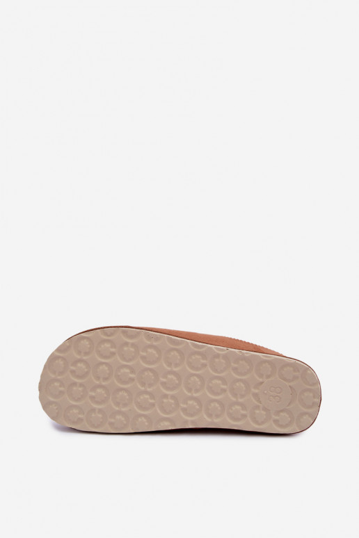 Damskie kapcie Inblu CS000034 w brązowym