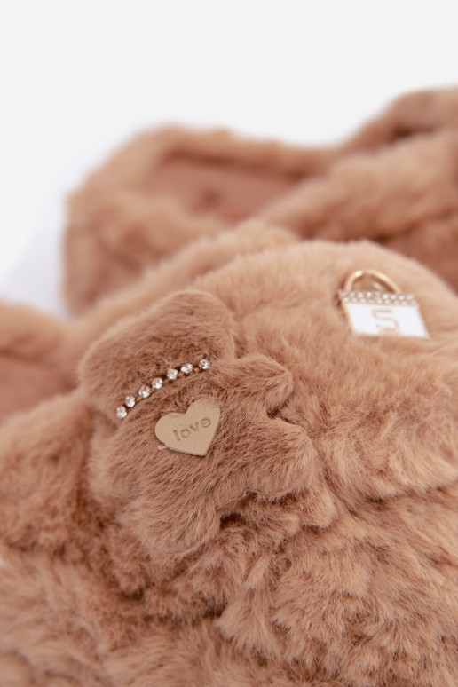 slippers with fur and beautiful details in sand Jesselle