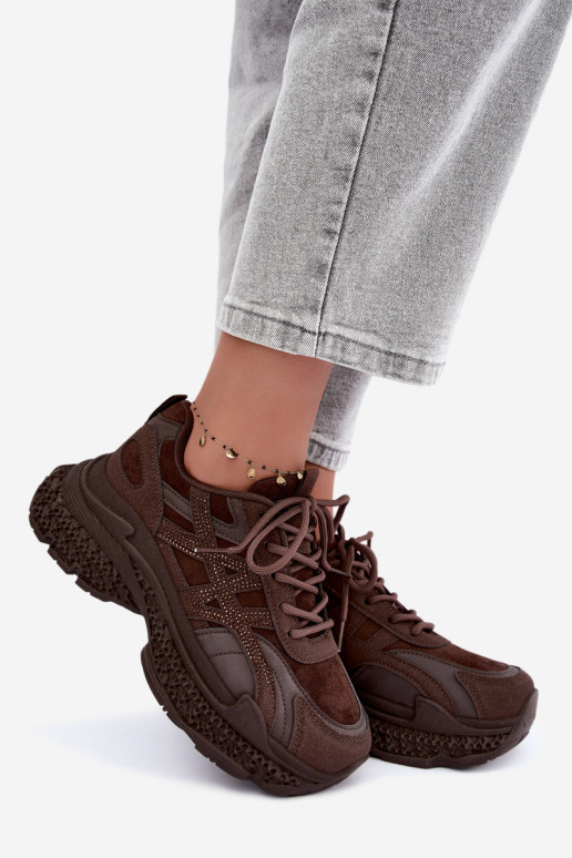 Sneakers z dekoracją w kolorze czekoladowym Amselle