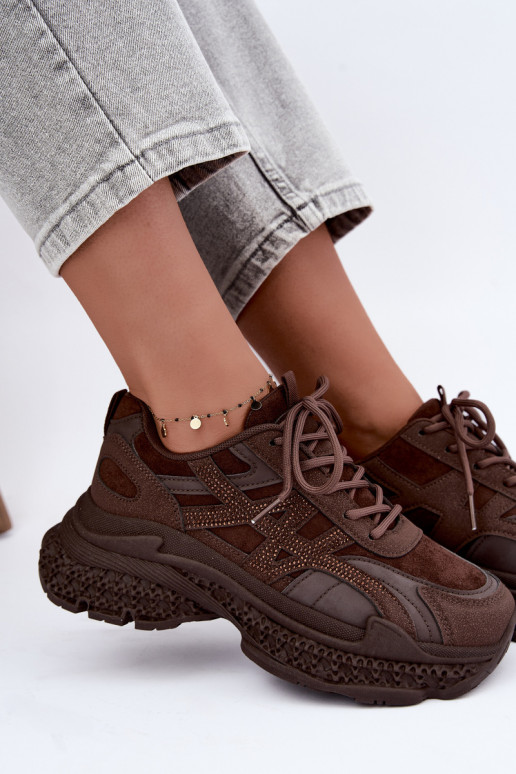 Sneakers z dekoracją w kolorze czekoladowym Amselle