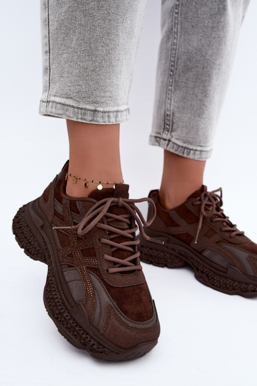 Sneakers z dekoracją w kolorze czekoladowym Amselle