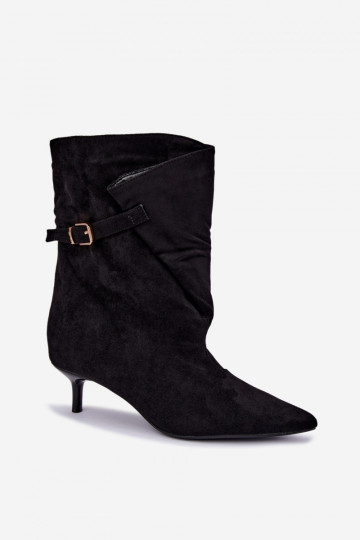 Low-heeled ankle boots with buckles in black color Canelisse